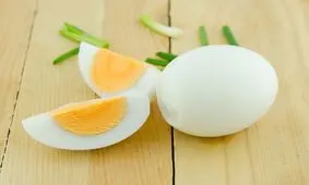 دانستنی‌های تغذیه‌ای درباره تخم مرغ آب پز