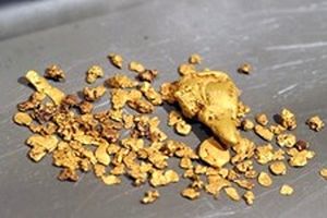کشف 4 تن سنگ و خاک معدن طلا در بناب