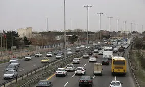 ترافیک در آزادراه کرج-تهران نیمه سنگین است/ بارش باران در استان‌های ایلام، خوزستان و گیلان