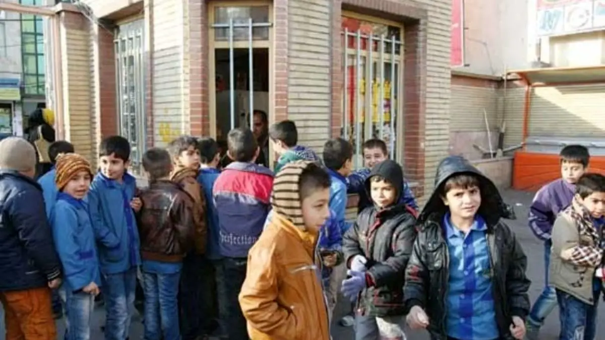 18 خوراکی ممنوعه برای بوفه مدارس