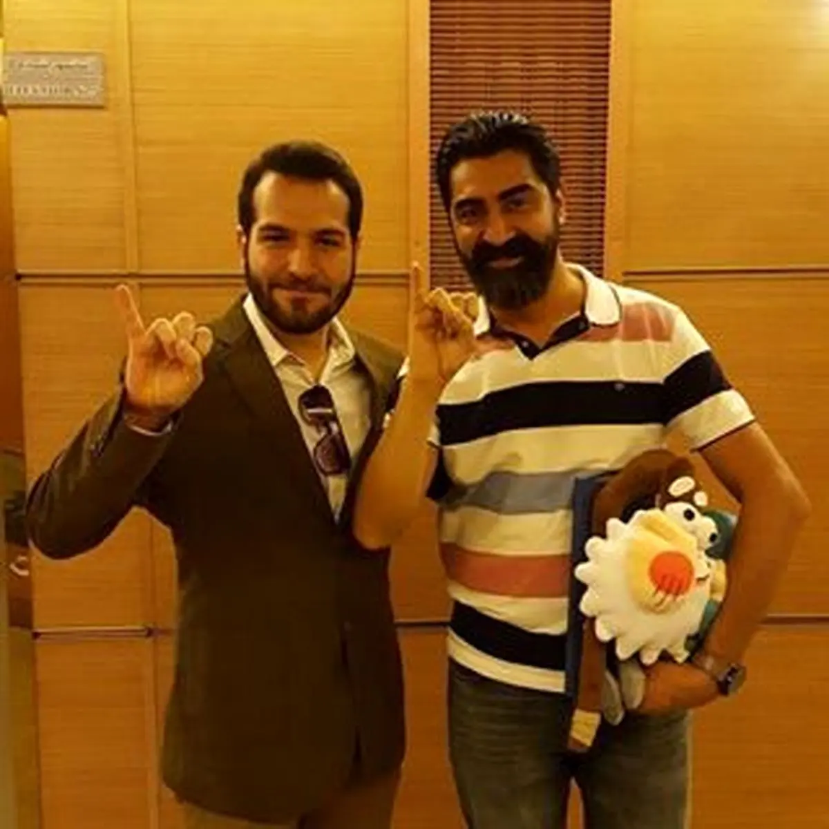 حضور عوامل دیرین دیرین در ایستگاه آتش‌نشانی / فیلم