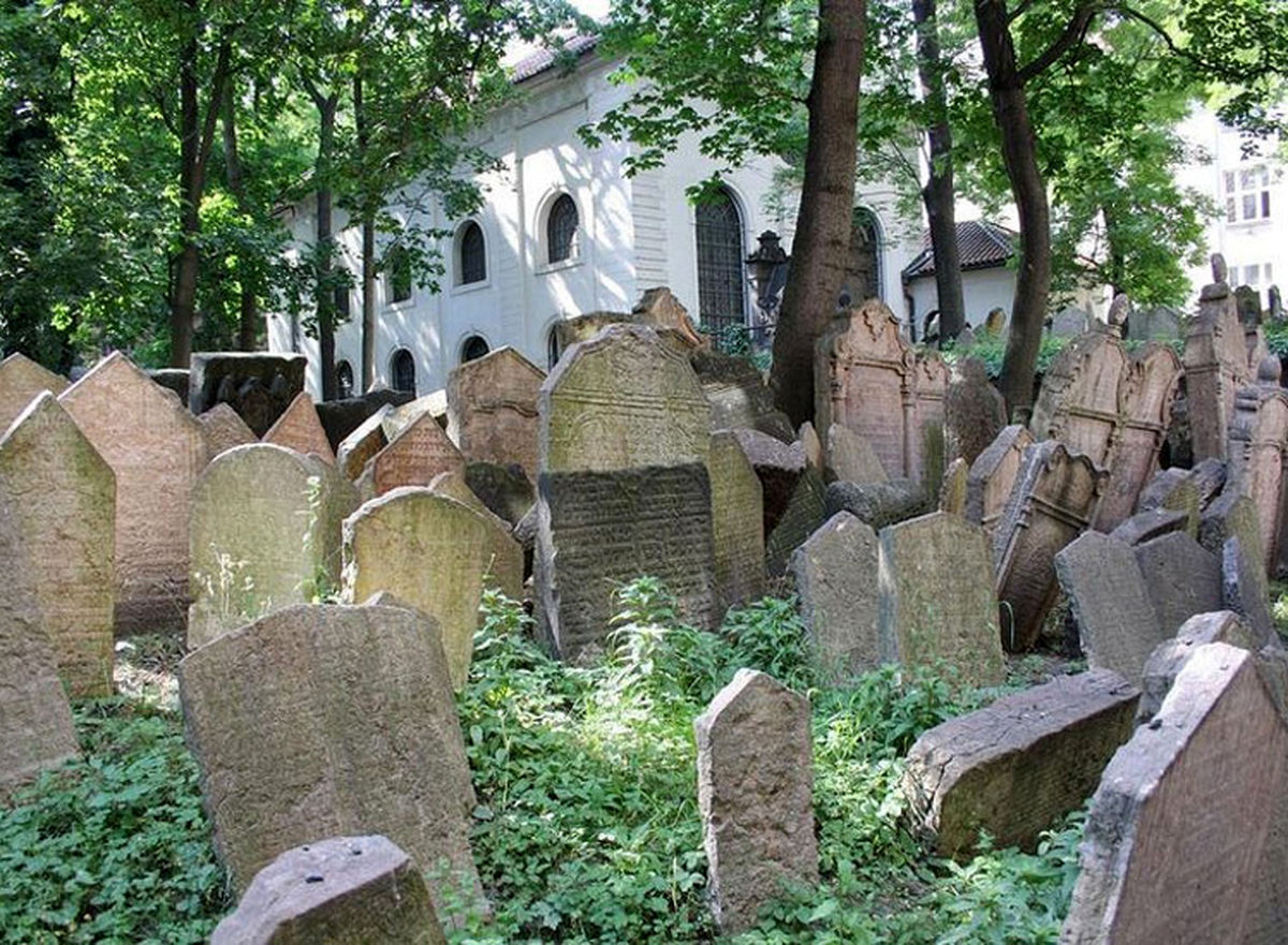 دفن 100 هزار جسد در قبرهای 12 طبقه + تصاویر