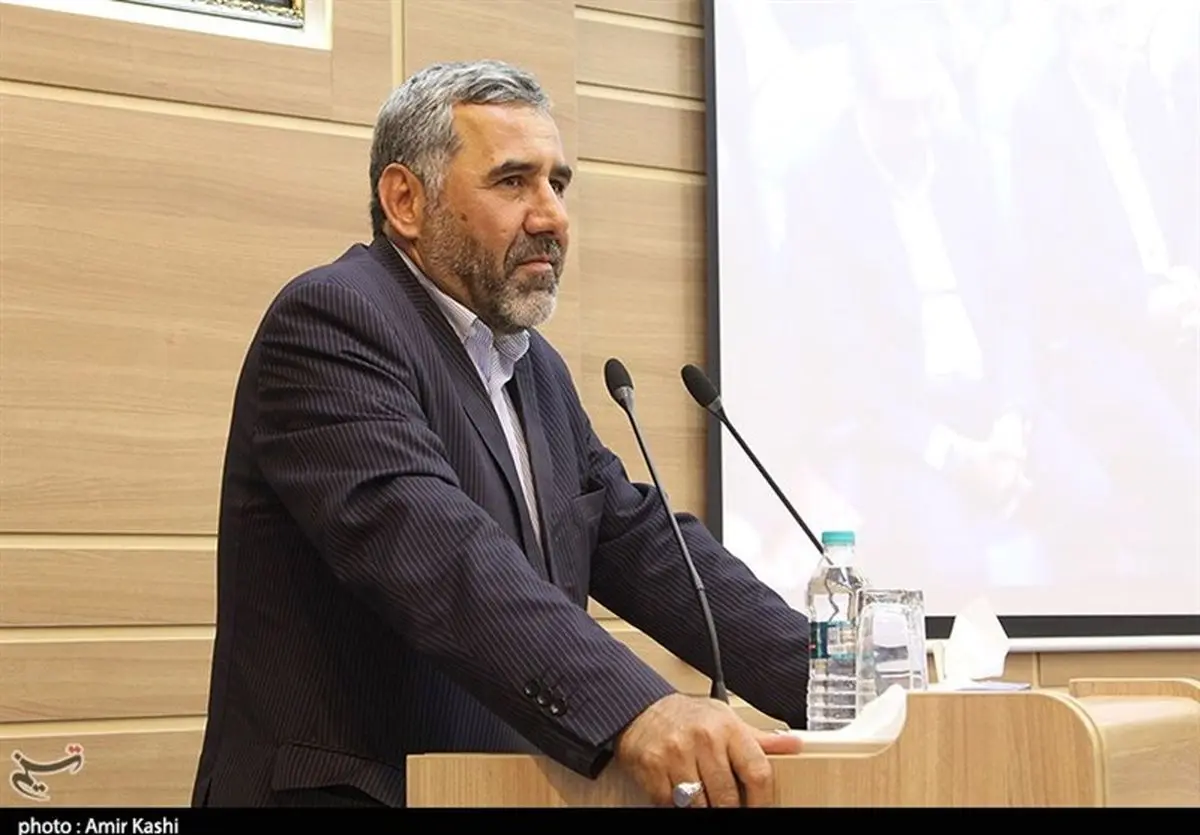 سمنان| صندلی‌های دانشگاه‌ها خالی شده است