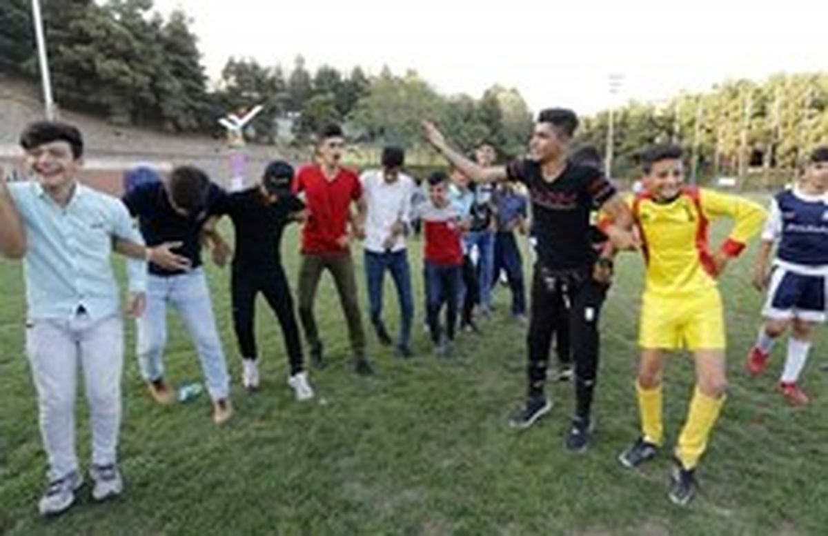 تمجید انگلیسی‌ها از رقابت‌های فوتبال کودکان کار در ایران