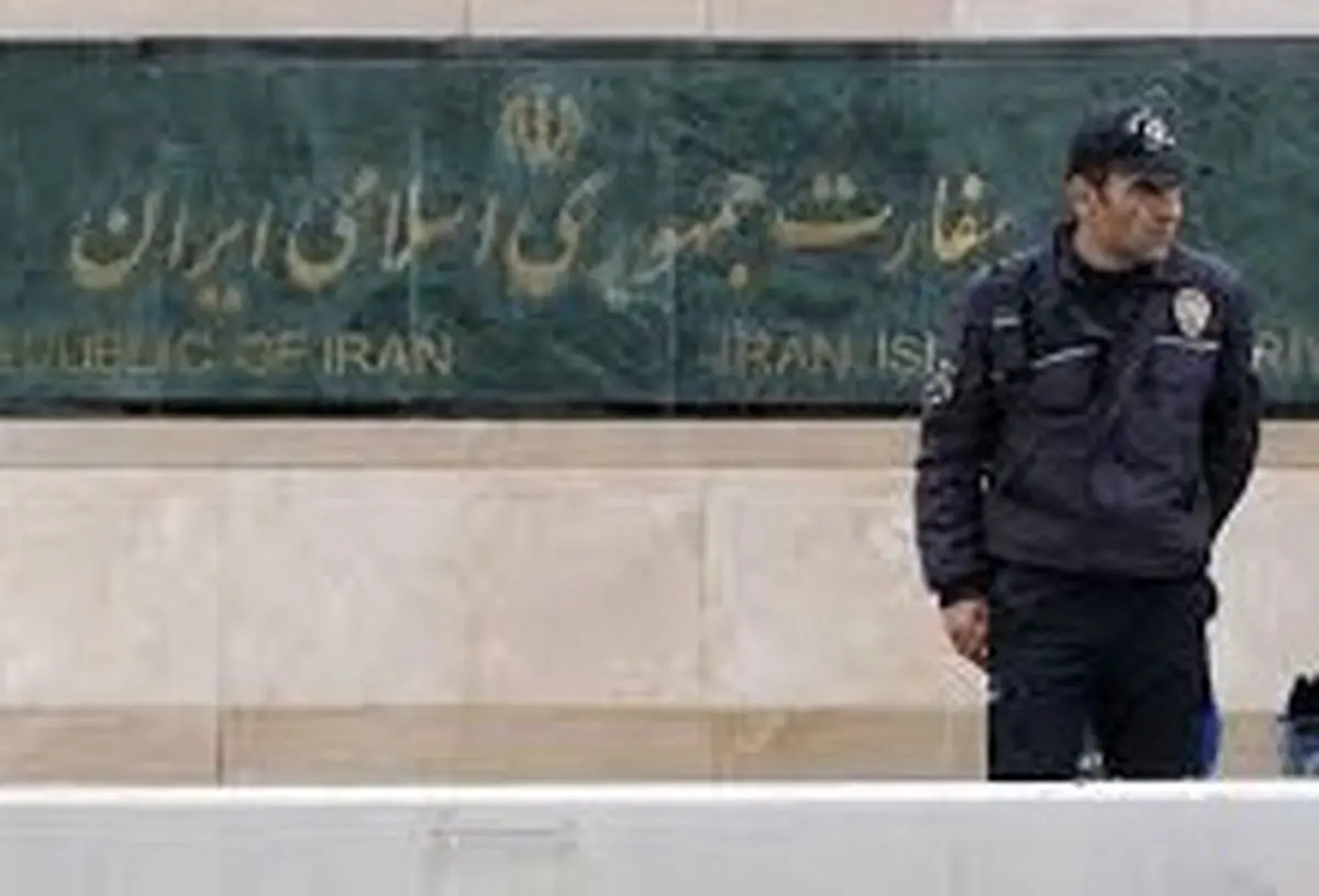 اولین ویدئو از اوضاع اطراف سفارت ایران پس از تهدید به بمب‌گذاری