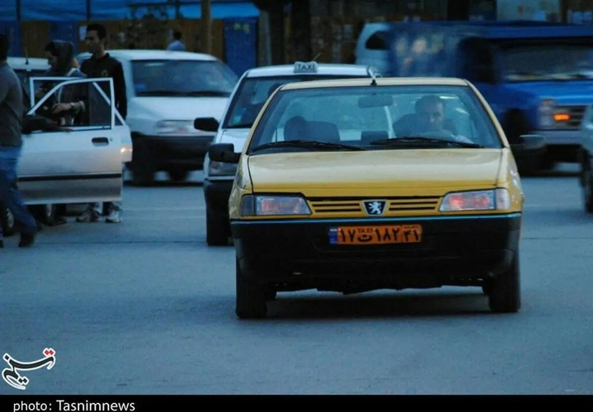 دغدغه‌های تاکسی‌داران خرم‌آباد؛ خراب شدن چرخ زندگی تاکسی داران با آغاز فعالیت تاکسی‌های اینترنتی