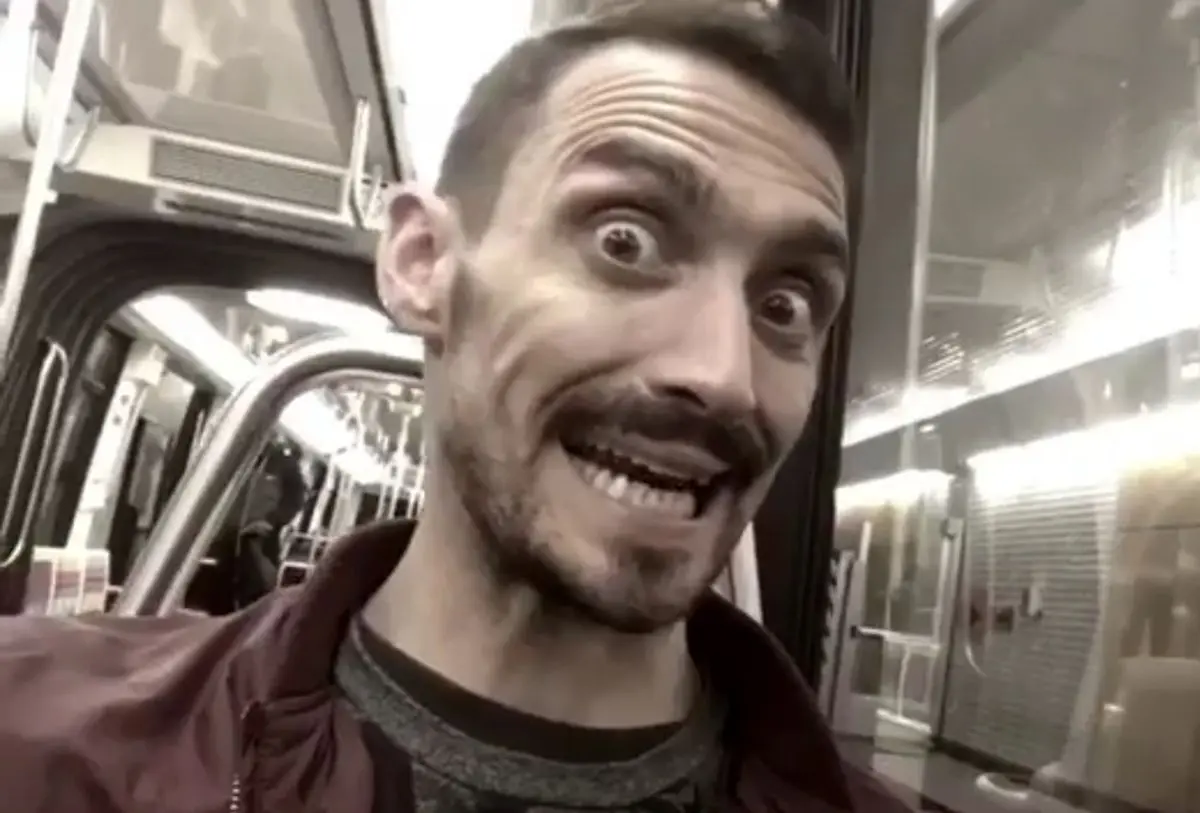 انجام دابسمش زبان شرقی در مترو