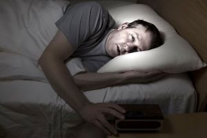 ۷ کاری که بعد از بیدارشدن از خواب نباید انجام دهید