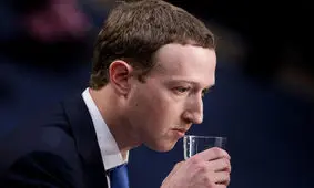 عزل مارک زاکربرگ از مدیریت فیس‌بوک