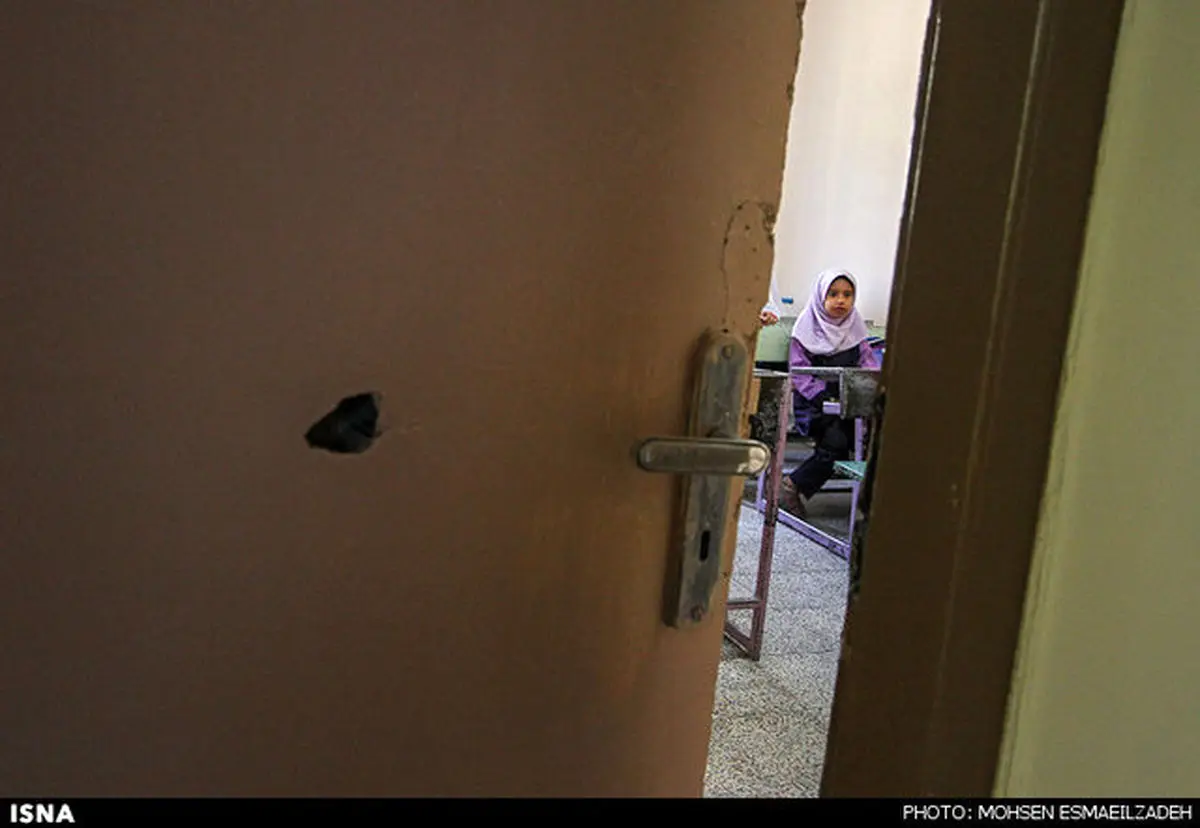 کودکان فقیر به خاطر نداشتن کفش به مدرسه نمی روند!