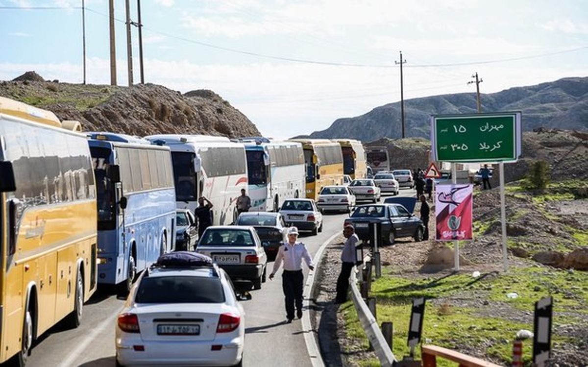 ترافیک در محور ایلام- مهران منتهی به پایانه مرزی پر حجم است