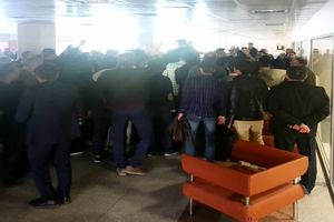 اعتراض دانشجویان به «اشتباه» دانشگاه آزاد/فیلم