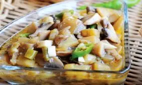 ترشی قارچ و بادمجان