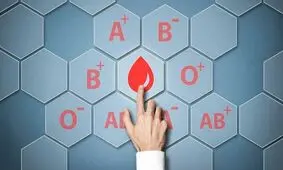کدام گروه خونی ها می توانند به یکدیگر خون بدهند؟/ ویدئو