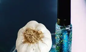 ترفندی عجیب اما موثر برای داشتن ناخن‌های مستحکم!