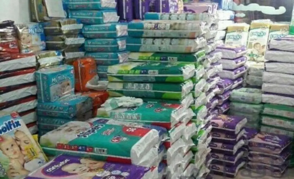 توزیع پوشک بچه با نرخ مصوب در بازار استان البرز