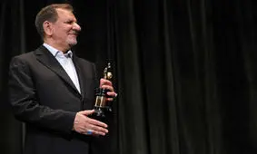 عکس | سلفی صادرکننده نمونه با اسحاق جهانگیری