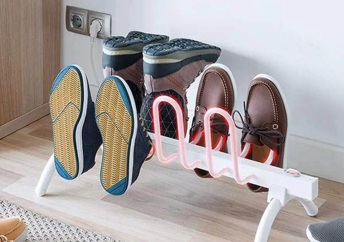 این گجت کفش‌ها را خشک می‌کند