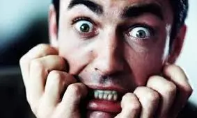 ۴ گام شجاعانه برای کنار گذاشتن ترس‌هایمان