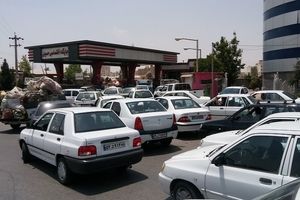 ۲ روز است که بنزین در شیراز کافی عرضه نمی‌شود/ جایگاه‌ها در ساعات پایانی روز بنزین ندارند