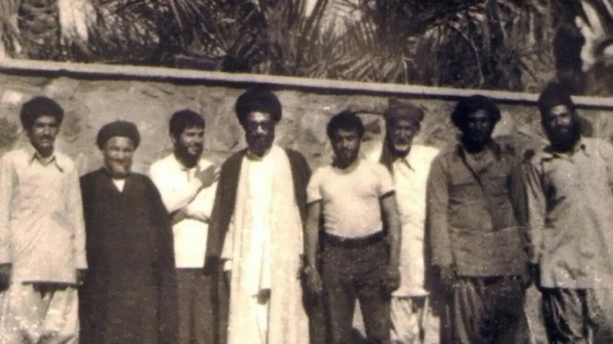 حضور رهبر انقلاب میان سیل زدگان ایرانشهر در تابستان سال ۵۷/ ویدئو

