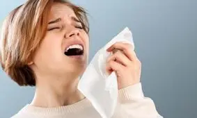چرا عطسه با دهان بسته خطرناک است؟