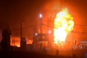 آتش‌ سوزی مهیب در پالایشگاه نفت در کردستان عراق/ ویدئو