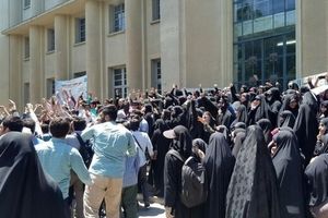 انتقاد رئیس دانشگاه تهران از «تجمع و تحریم کلاس ها»؛ ورود لباس شخصی ها به دانشگاه در حداقل ترین میزان ممکن اتفاق افتاد