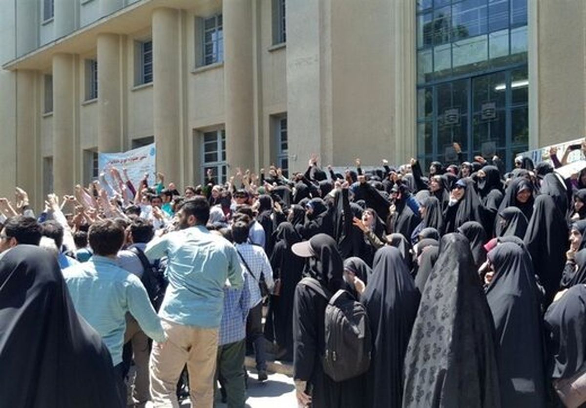 انتقاد رئیس دانشگاه تهران از «تجمع و تحریم کلاس ها»؛ ورود لباس شخصی ها به دانشگاه در حداقل ترین میزان ممکن اتفاق افتاد