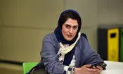 سفر در زمان؛ تیپ و چهرۀ «بهناز جعفری» با کلاه‌گیس در نمایش «ننه دلاور»؛ سال 93