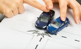 قانون تصادف ۵۰-۵۰ چیست و خسارت آن چگونه پرداخت می شود؟