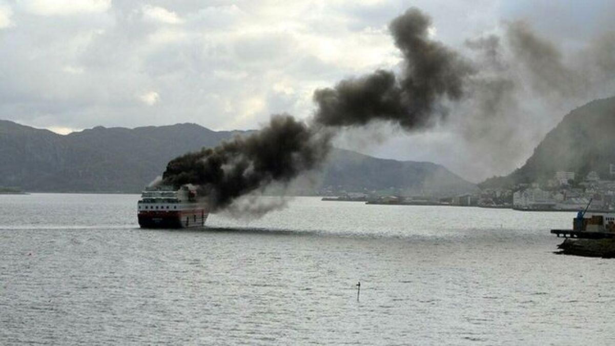 آتش‌سوزی در یک کشتی مسافربری در سواحل یونان