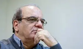 عباس عبدی: این تصور که عده‌ای تحت تاثیر رسانه‌ها به بازار ارز و طلا هجوم می‌برند، برداشت نخ‌نمایی است/ همواره رسانه ها را متهم می کنند