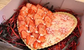 طرز تهیه تارت توت فرنگی خوشمزه و مجلسی