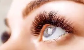 ۱۰ درمان خانگی برای تقویت و داشتن مژه‌ های بلندتر