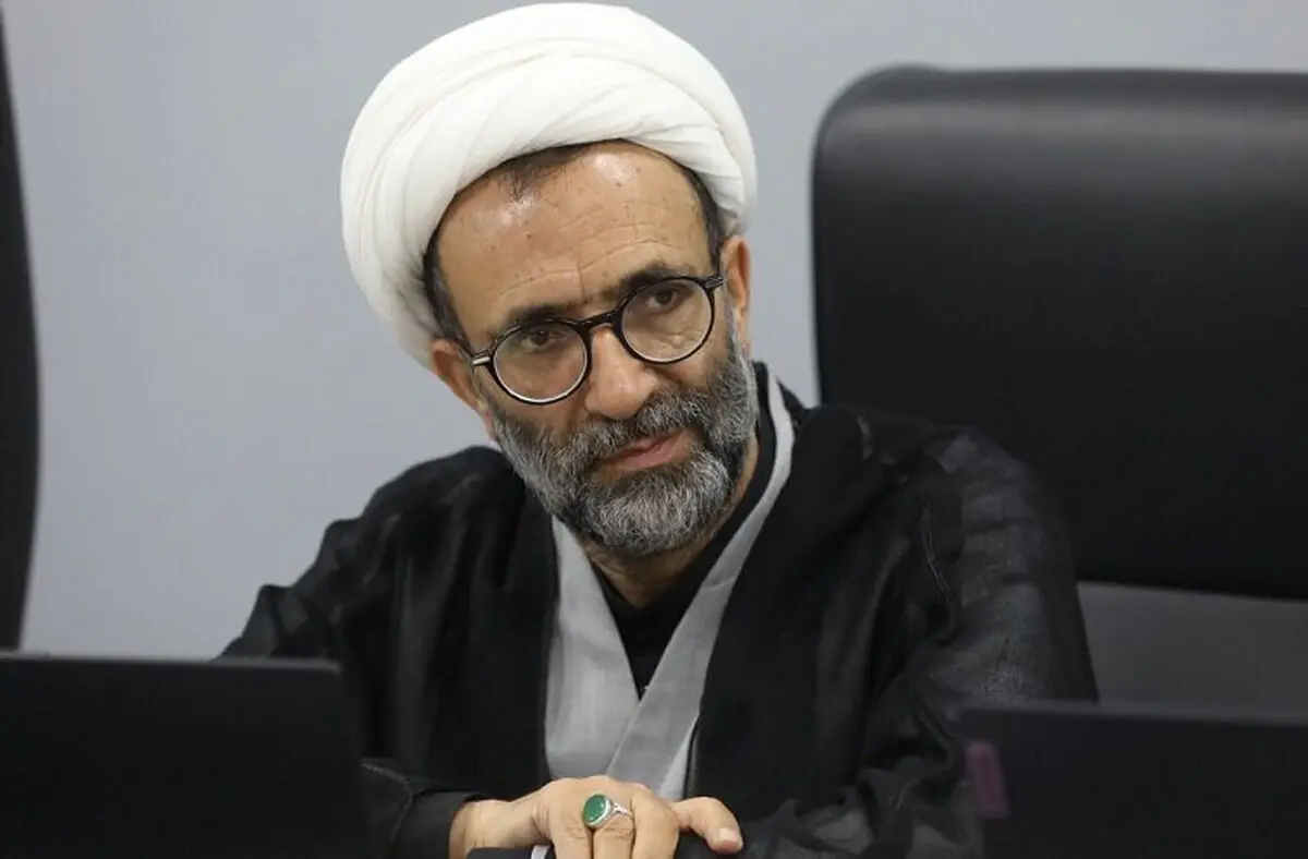 اداره وزارتخانه های دفاع و اطلاعات با سرپرست کاملاً قانونی است