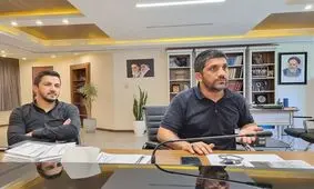 علیرضا دبیر: لباس های من را مسخره می کنند/ من آدم عملیاتی هستم و سر پروژه که می‌روم خاکی می شوم