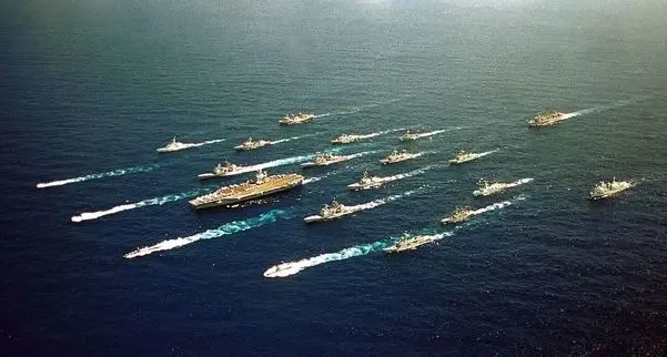 ناو پیشانی سفید | چرا ناو هواپیمابر آبراهام لینکلن شکست‌ناپذیر نیست؟ | همه آن ‌چیزی که  درباره ناو آبراهام لینکلن باید بدانید؟