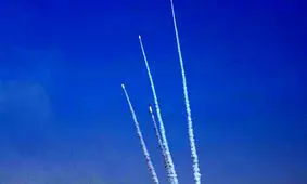 شلیک ١٠٠ موشک از لبنان به سمت خلیج حیفا/ ویدئو