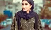 سفر در زمان؛ تیپ و چهرۀ «صحرا اسداللهی» در نمایش «سگ نگهبان»؛ سال 1403 