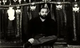 سفر در زمان؛ «شعبان بی مخ» در حال کباده کشی در جشن تولد «محمدرضا پهلوی»؛ سال 52 