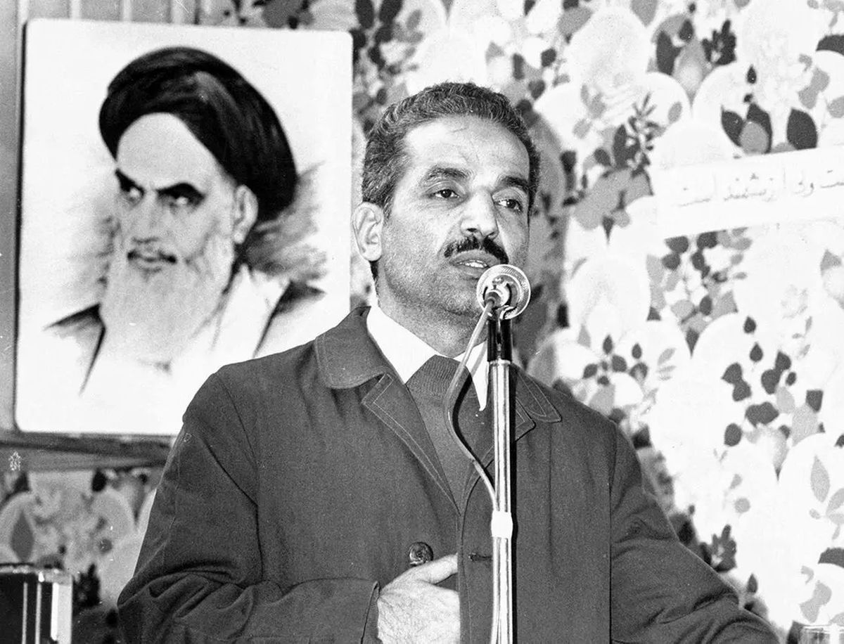 دستگیری دریادار محمود علوی، فرمانده نیروی دریایی ارتش/ محمدعلی رجایی: در تعطیلات عید به دانش آموزان تکلیف درسی داده نمیشود
