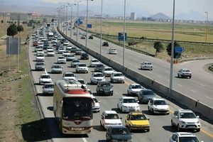 اقدام عجیب و خطرناک راننده پراید در تهران/ ویدئو