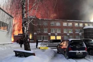 آتش‌سوزی و انفجار در انباری در سومین شهر بزرگ روسیه