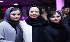 سفر زمان؛ «سارا و نیکا» در مراسم اکران «خجالت نکش»؛ 9 سال قبل