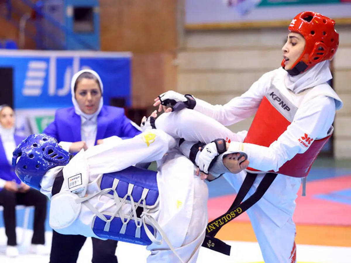 ستاره ورزش ایران امدادگر شد/ خانم کاپیتان در لباس هلال احمر/ عکس