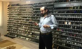 این مرد ۲۷۷۹ موبایل دارد/ ویدئو