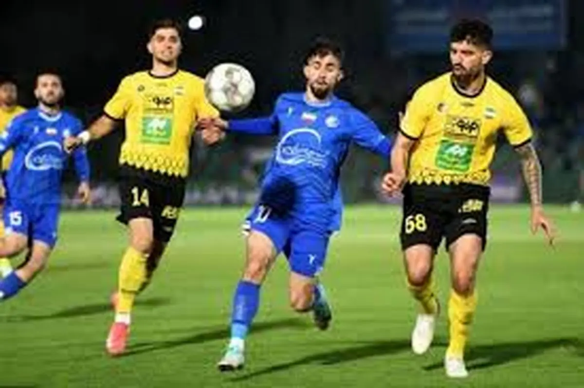 سپاهان - استقلال با تاخیر آغاز می‌شود