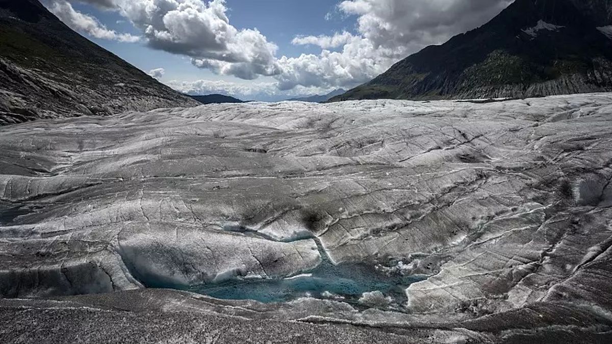لاشه یک هواپیما پس از ۵۴ سال در یخچالی طبیعی در جنوب سوئیس کشف شد