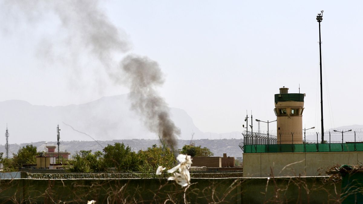 انفجار نزدیک فرودگاه نظامی کابل با ۱۰ کشته و شماری زخمی

